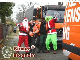 Fällung und Aufstellung des Weihnachtsbaumes für den Weihnachtsmarkt an der Berliner Gedächtniskirche