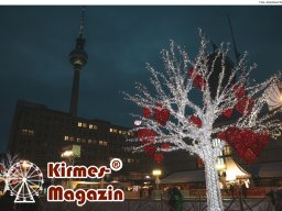 Fotos vom Weihnachtsmarkt 2025 am Alexanderplatz in Berlin